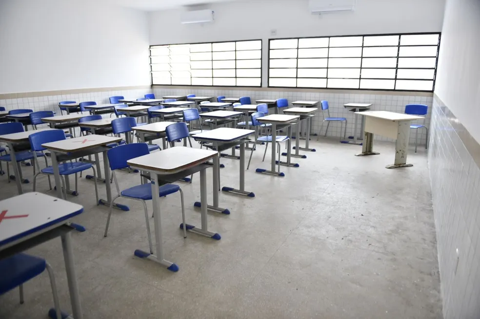 Sala de aula escola pública do RN Escola Estadual Duque de Caxias Rio Grande do Norte do Norte cadeiras Macau RN - Foto: Elisa Elsie/Governo do RN