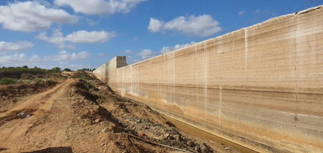 Aguardada há anos pela população local, obra de recuperação da barragem depende da instalação das comportas - Foto: Divulgação