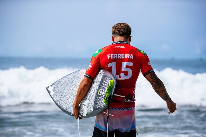Potiguar Italo Ferreira está no Top 5 do ranking da WSL | Foto: Aaron Hughes/World Surf League